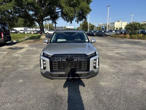 Used 2025 Hyundai Palisade SEL FWD image 2