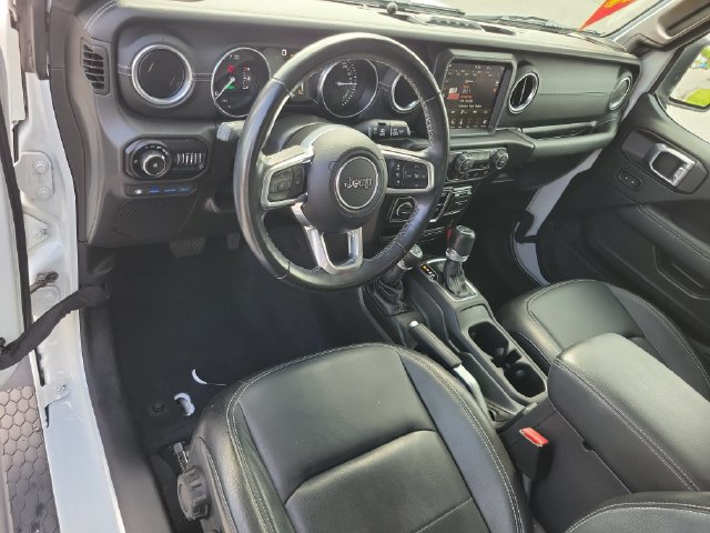 Used 2022 Jeep Wrangler Unlimited Sahara w/ Safety Group AWD/4WD image 16