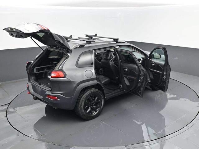 Used 2016 Jeep Cherokee Trailhawk w/ Leather Interior Group AWD/4WD image 27