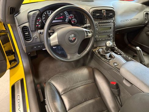 Used 2011 Chevrolet Corvette Coupe w/ 1LT RWD image 26