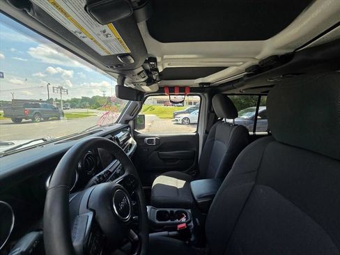 Used 2023 Jeep Wrangler Unlimited Sport AWD/4WD image 4