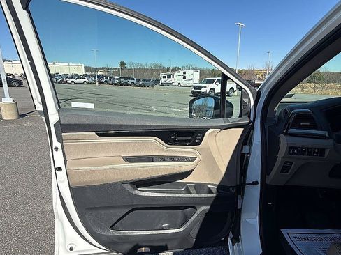 Used 2023 Honda Odyssey Touring image 24