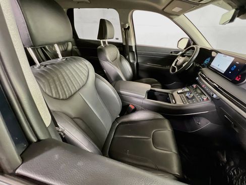 Used 2023 Hyundai Palisade Limited w/ Winter Package image 29