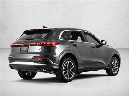 Certified 2025 Audi Q5 Premium w/ Convenience Package AWD/4WD image 5