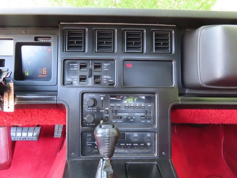 Used 1987 Chevrolet Corvette Convertible RWD image 14