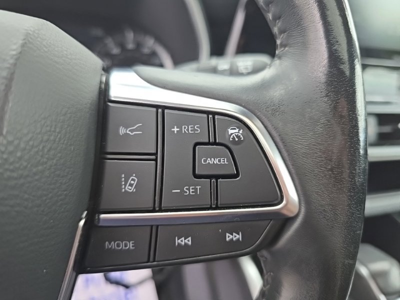 Used 2021 Toyota Highlander XLE AWD/4WD image 17