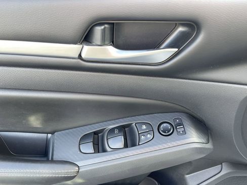 Used 2022 Nissan Altima 2.5 SV image 22