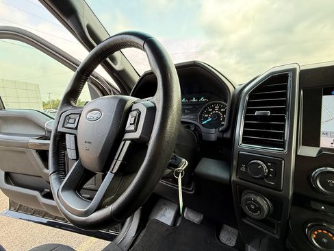 Used 2018 Ford F150 XLT w/ Equipment Group 302A Luxury AWD/4WD image 26