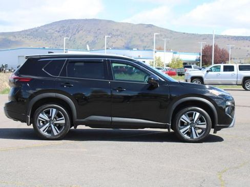 Used 2024 Nissan Rogue SL w/ SL Premium Package AWD/4WD image 7