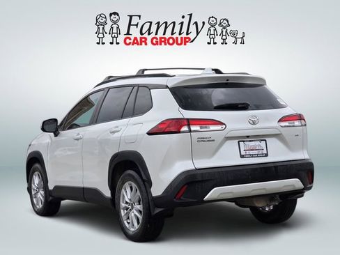 Used 2023 Toyota Corolla Cross LE FWD image 3