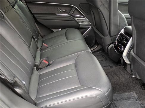 Used 2023 Land Rover Range Rover SE image 21