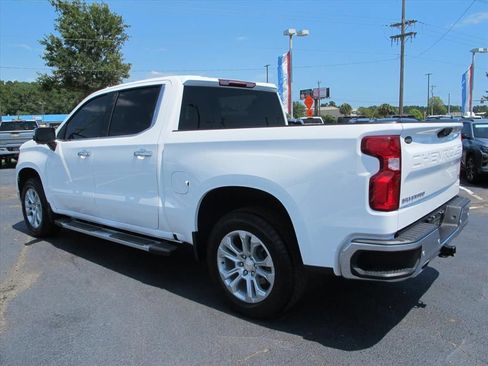 Used 2025 Chevrolet Silverado 1500 LTZ w/ Z71 Off-Road Package AWD/4WD image 5