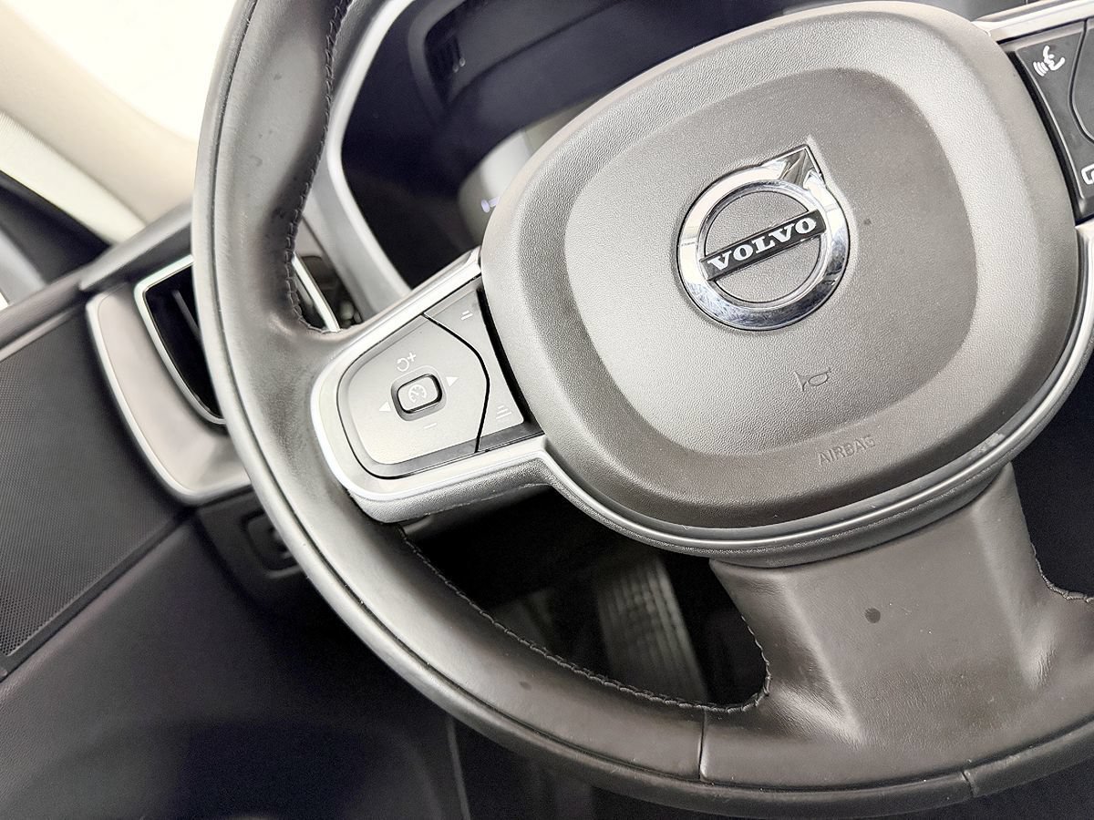 Used 2019 Volvo XC60 T5 Momentum w/ Premium Package AWD/4WD image 60