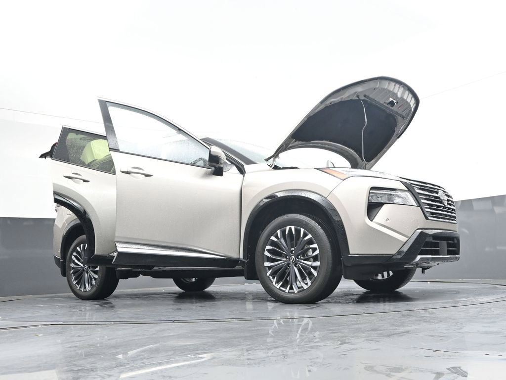 Certified 2026 Nissan Rogue Platinum w/ Platinum Premium Package AWD/4WD image 52