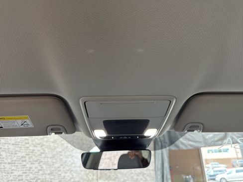 Used 2025 Honda Pilot EX-L image 23