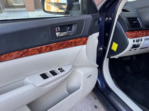 Used 2012 Subaru Outback 2.5i Limited w/ Moonroof Pkg image 18