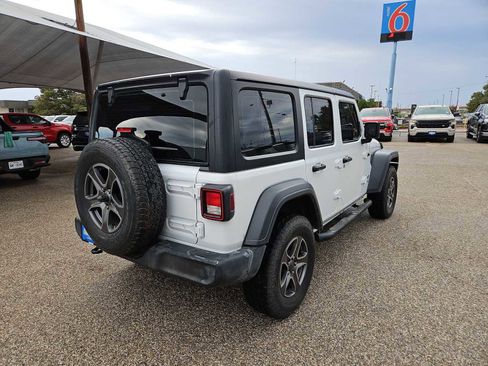 Used 2018 Jeep Wrangler Unlimited Sport AWD/4WD image 8