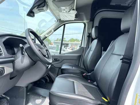 New 2026 Ford Transit 250 148 Medium Roof w/ Load Area Protection Package RWD image 9