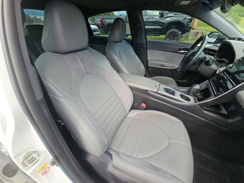 Used 2019 Toyota Avalon XSE w/ All Weather Liner Package FWD image 5
