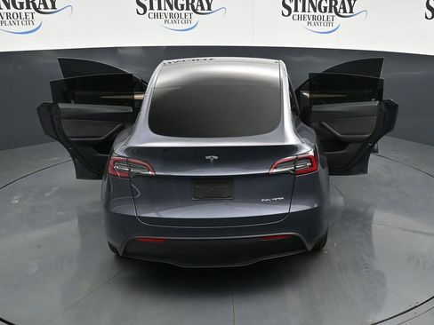 Used 2023 Tesla Model Y Long Range AWD/4WD image 26