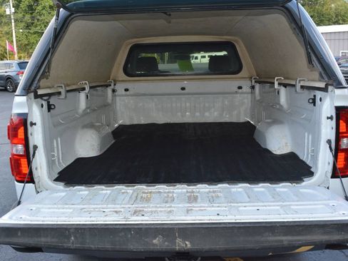 Used 2017 GMC Sierra 1500 2WD Regular Cab w/ Sierra Convenience Package image 9