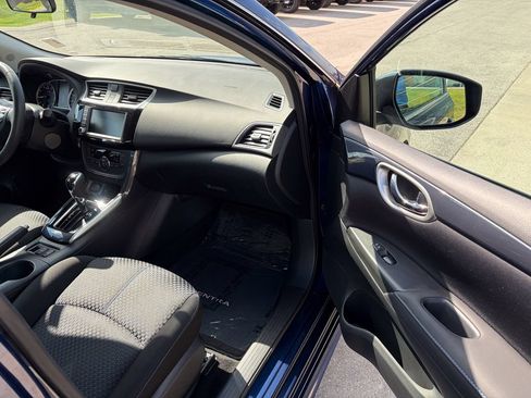 Used 2019 Nissan Sentra SR FWD image 17