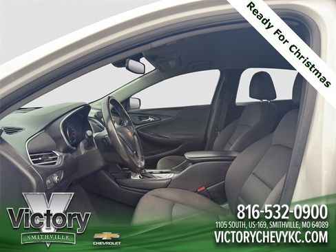 Used 2018 Chevrolet Malibu LT w/ Driver Confidence Package image 9