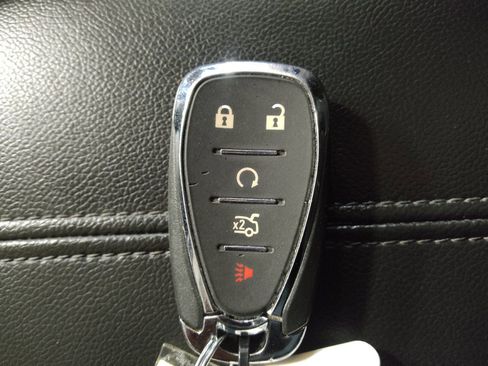 Used 2025 Chevrolet Malibu LT FWD image 32