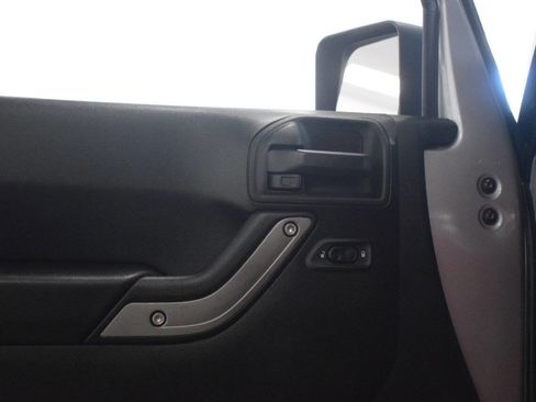 Used 2018 Jeep Wrangler Unlimited Sport S image 42