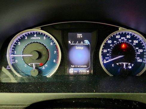 Used 2017 Toyota Camry XLE image 14