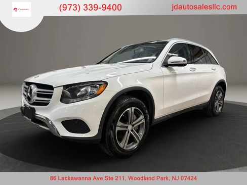 Used 2017 Mercedes-Benz GLC 300 4MATIC image 1