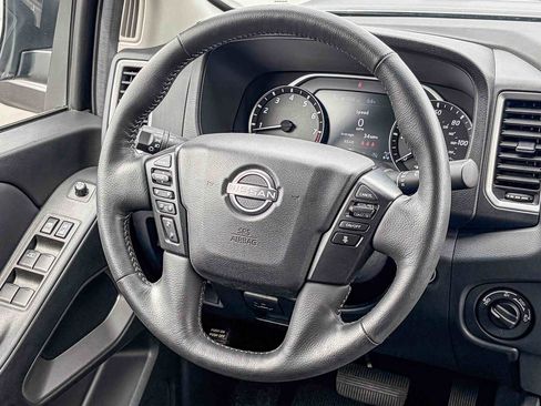 Used 2023 Nissan Frontier SV w/ SV Premium Package image 14