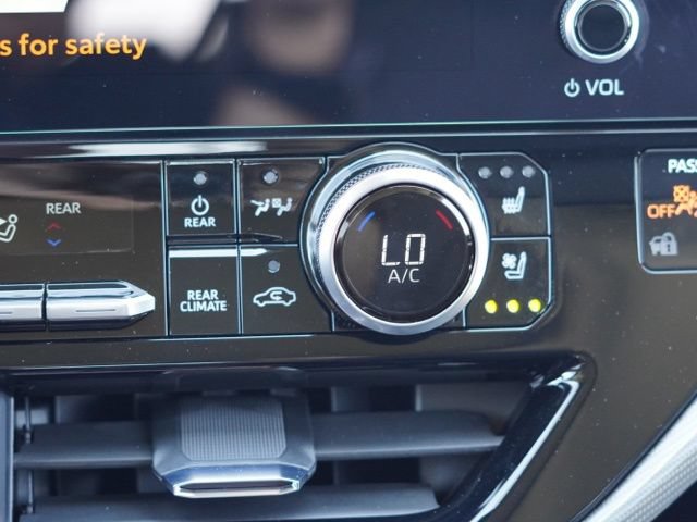 Certified 2026 Toyota Highlander Platinum AWD/4WD image 37