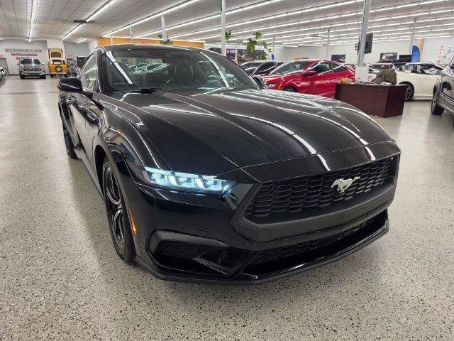 Used 2024 Ford Mustang Premium RWD image 4