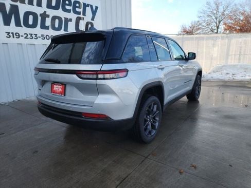 New 2025 Jeep Grand Cherokee Limited image 22