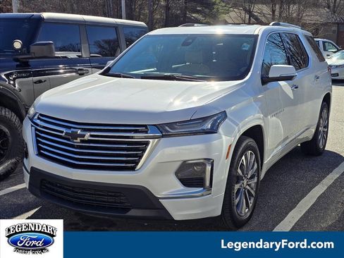 Used 2023 Chevrolet Traverse Premier image 1