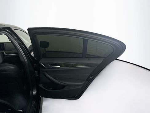 Used 2021 BMW 530e w/ M Sport Package RWD image 32