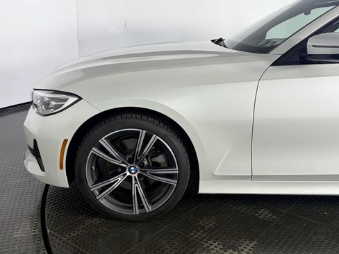 Certified 2022 BMW 330i xDrive Sedan w/ Premium Package 2 AWD/4WD image 4