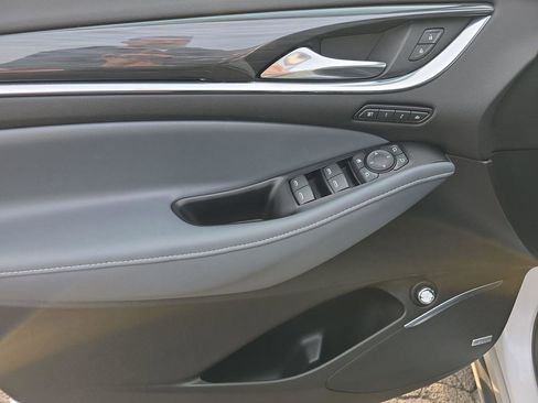 Used 2018 Buick Enclave Premium image 5