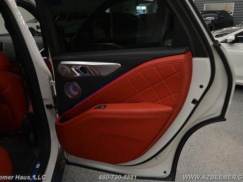 Used 2025 BMW XM w/ M Driver's Package image 40