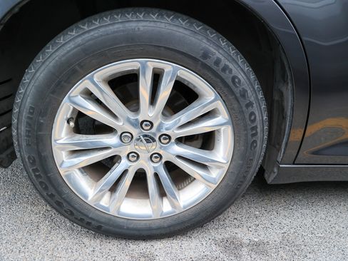 Used 2021 Chrysler 300 Touring w/ Driver Convenience Group image 11