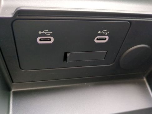 New 2026 MAZDA MAZDA3 Hatchback w/Premium Plus Pkg image 32