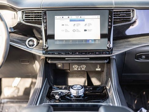 Used 2022 Jeep Wagoneer Series II w/ Premium Group I image 38