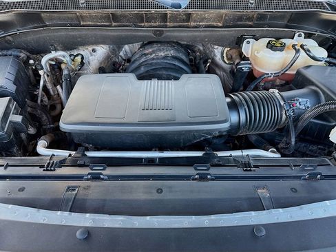 Used 2023 Chevrolet Suburban LT image 31