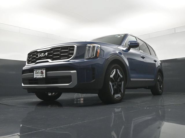 Used 2023 Kia Telluride S w/ S Sunroof Package AWD/4WD image 20