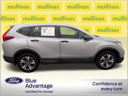 Used 2018 Honda CR-V LX image 2