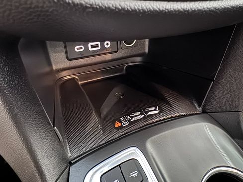 Certified 2020 Chevrolet Equinox Premier AWD/4WD image 25
