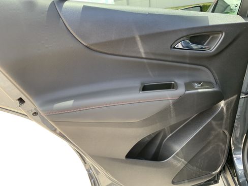 Used 2023 Chevrolet Equinox RS w/ RS Leather Package FWD image 31