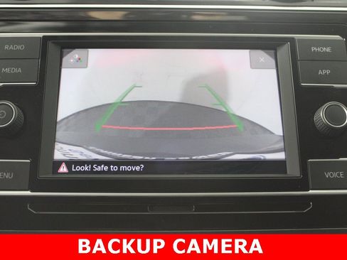 Used 2021 Volkswagen Tiguan S image 7