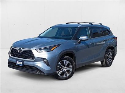 Used 2023 Toyota Highlander XLE